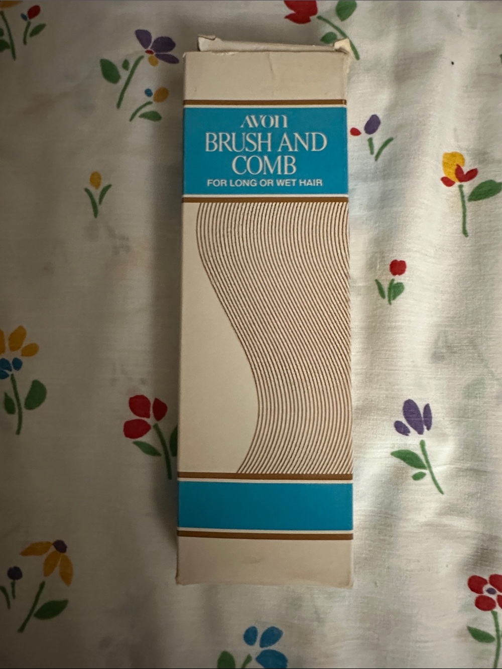Avon Brush and Comb Box in Cream and Teal